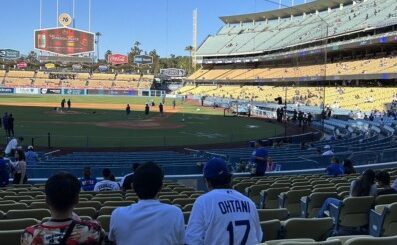 プレゲームツアーで試合前の有名選手の練習風景が見学できます。