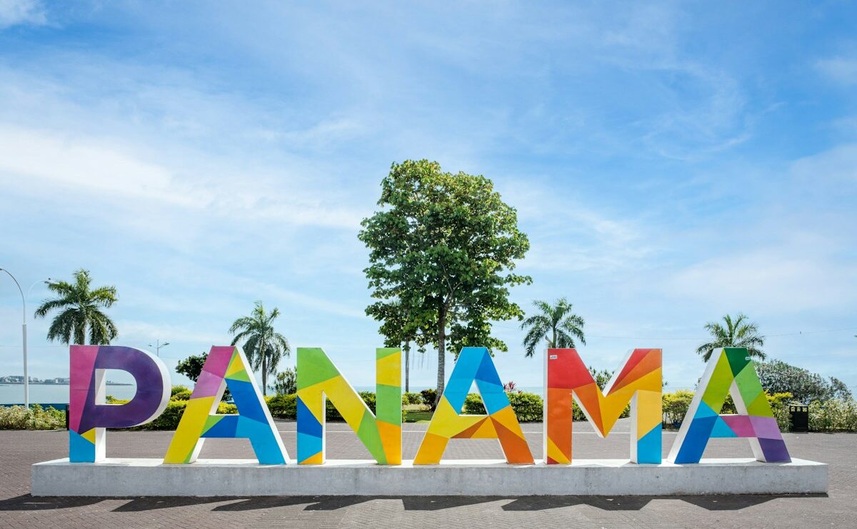 パナマ運河クルーズ