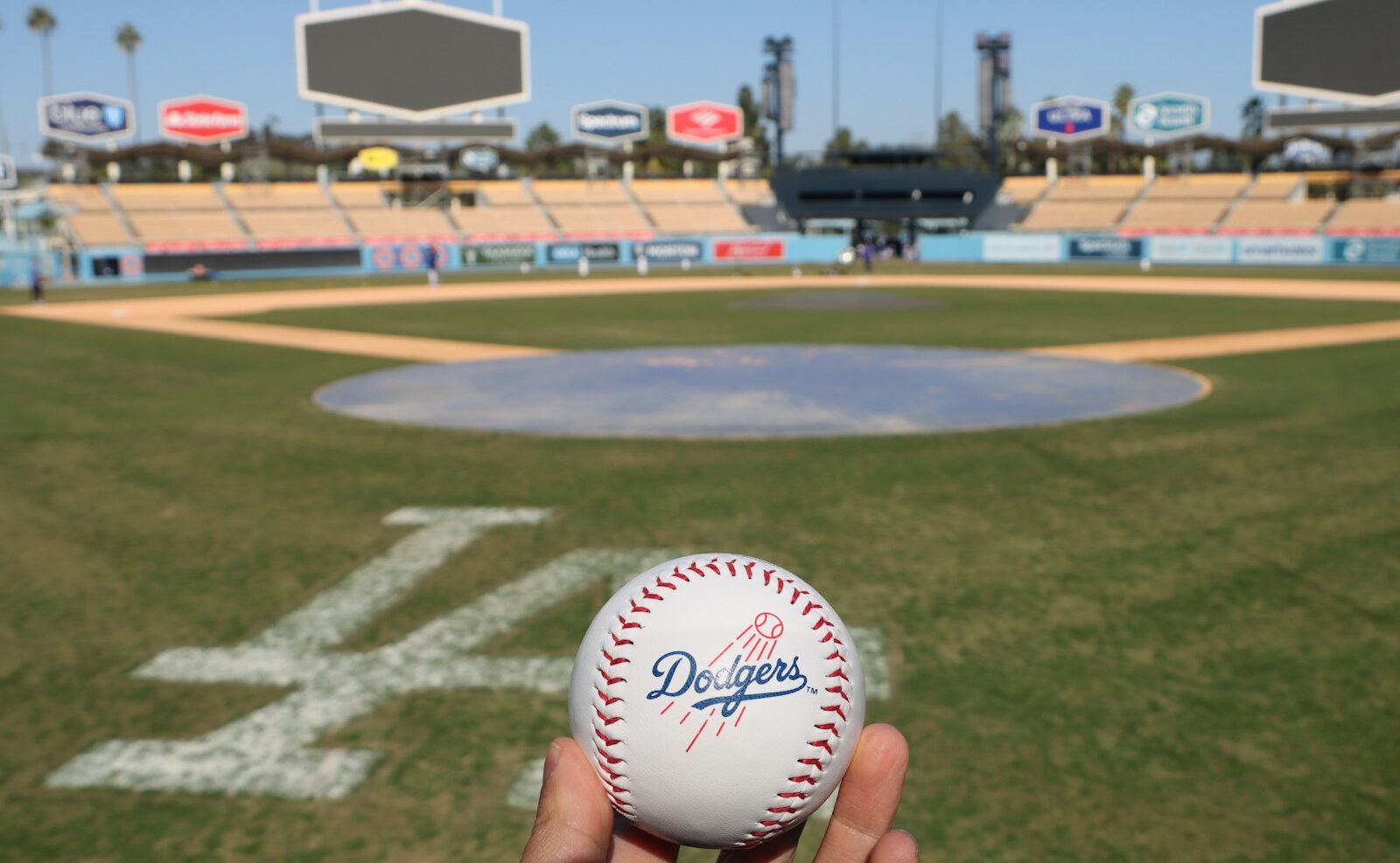 ドジャースタジアムで良い席を確保するならアツラエのオーダーメイド旅行。