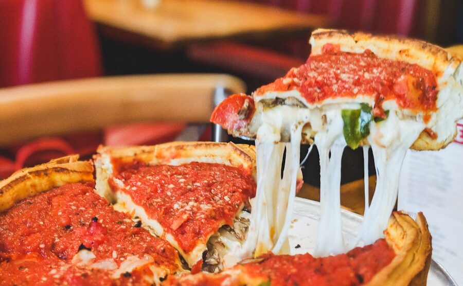 分厚さが人気のシカゴピザ。