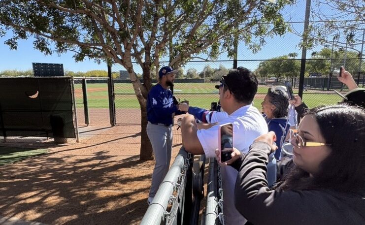 キャメルバック・ランチでは選手に手が届く距離。