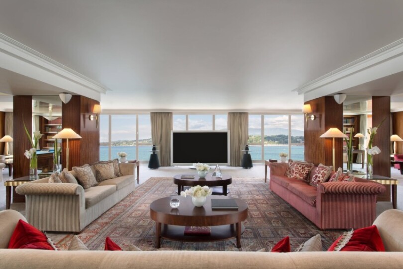 Royal Penthouse Suite - Living Room