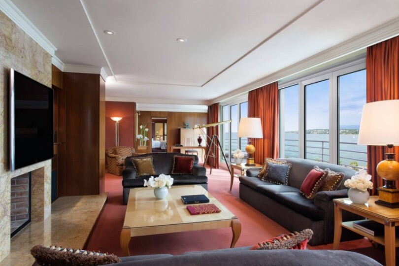 Royal Penthouse Suite - Royal Living Room