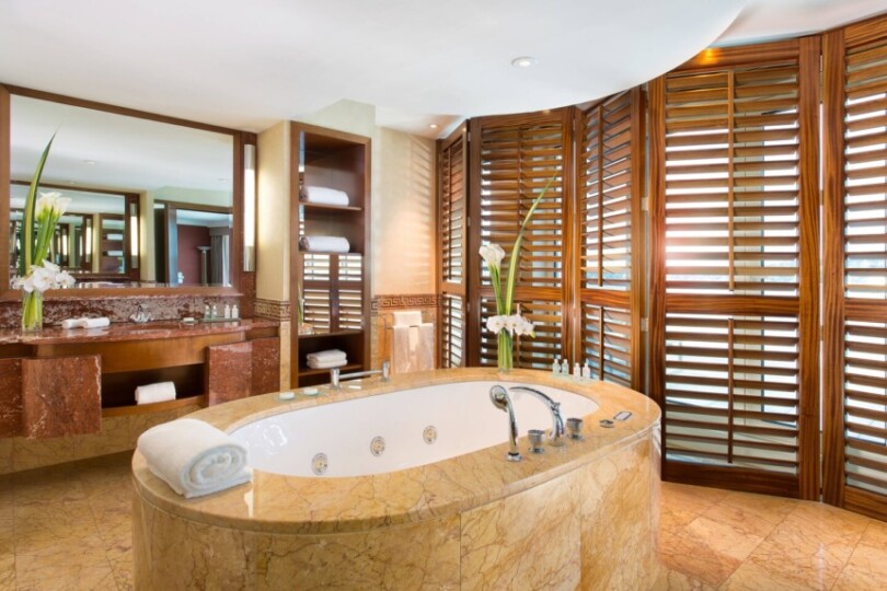 Royal Penthouse Suite - Royal Master Bathroom