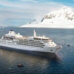 2008年の改装により海を一望できるスパ、オブザベーションラウンジが新設。またスイートルームの増設とともに全室のインテリアが刷新され、格調高い雰囲気にあふれています。 SILVER WIND